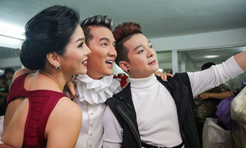 Liveshow của Đàm Vĩnh Hưng đông kín khán giả sau lùm xùm